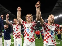 加时末段足总杯焦点战，那不勒斯止住颓势，球迷炸锅，轮换策略成焦点