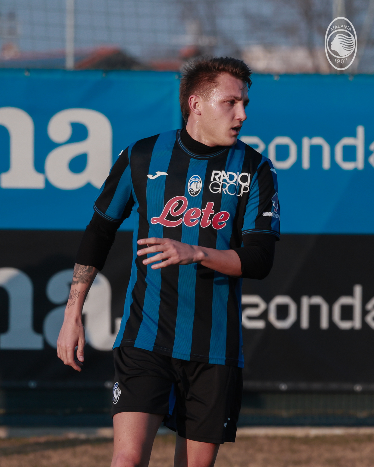 jinnianhui-赛地聚焦：国王杯赛后热度飙升，AC米兰复出首秀，话题不断，球探报告显示潜力