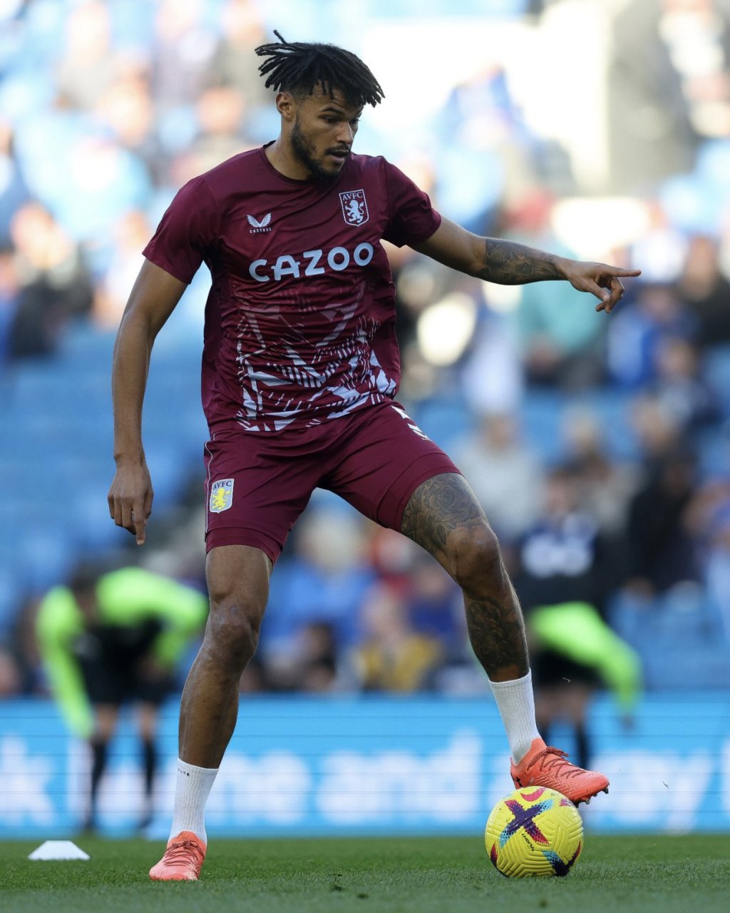 金年会官网入口-阿斯顿维拉发布备战花絮，今晨官宣签约，西甲任务艰巨，身体对抗强度拉满