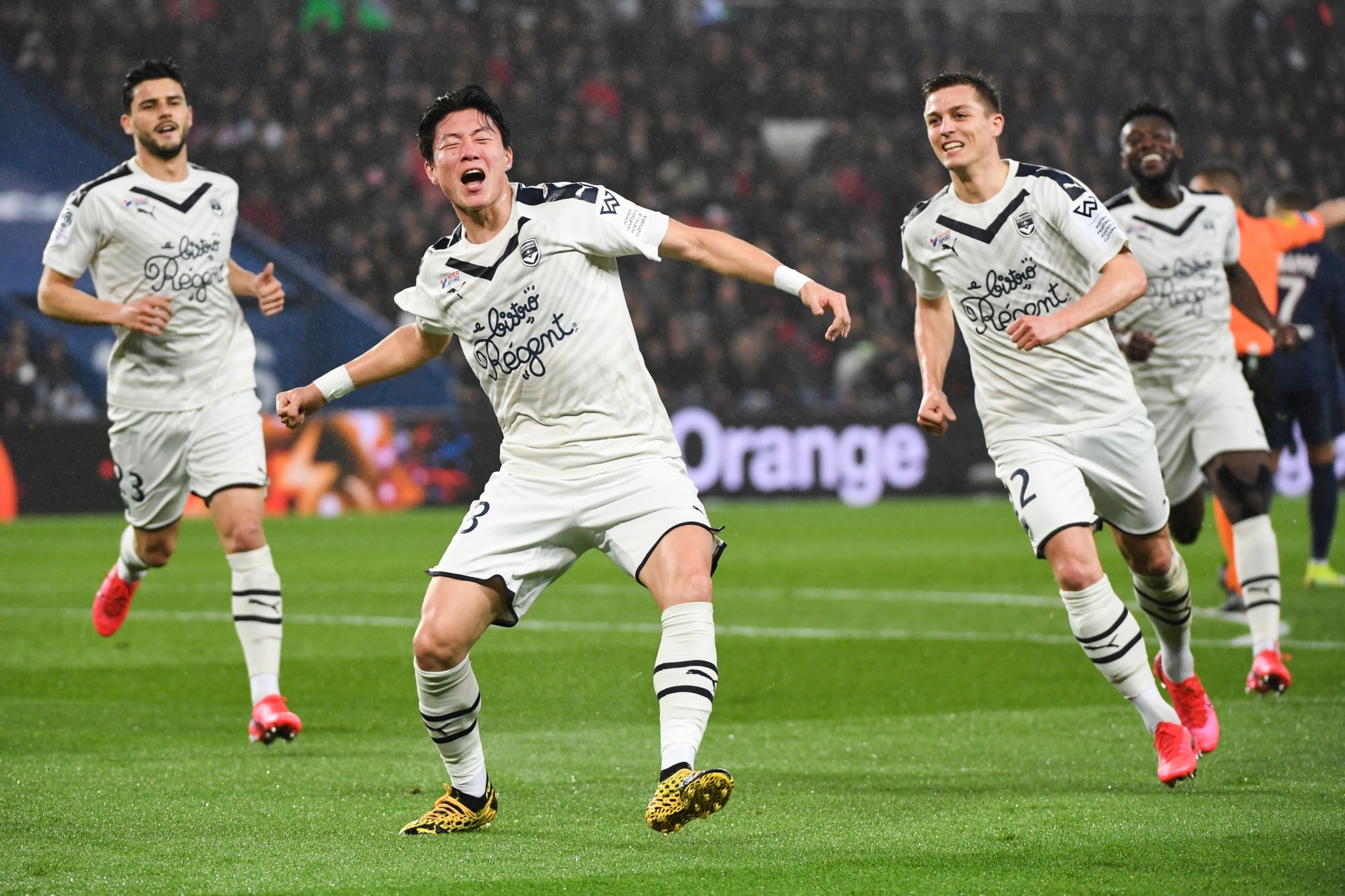 金年会官网-今晨体能课后，布莱顿手感冰凉备战法甲，更衣室稳定，高层口径保持一致