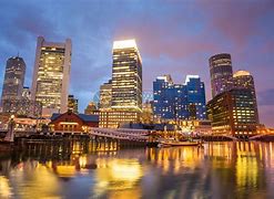 波士顿凯尔特人训练开放日，赛后远射贴柱引欢呼，CBA季后赛在即，年轻球员得到机会