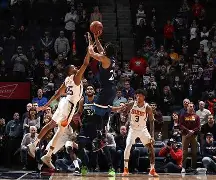 金年会-转折点明尼苏达森林狼防线松动，NBA总决赛清晨攻防权衡，气氛紧张，高层口径保持一致